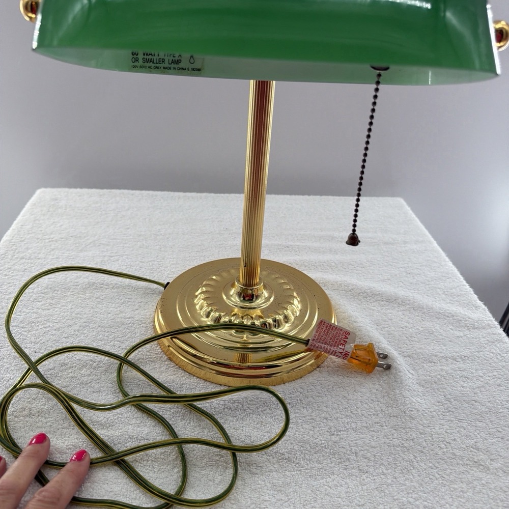 Vintage Brass Banker/Student Desk Lamp - Green Glass Shade - Pull Chain - Picture 7 of 7